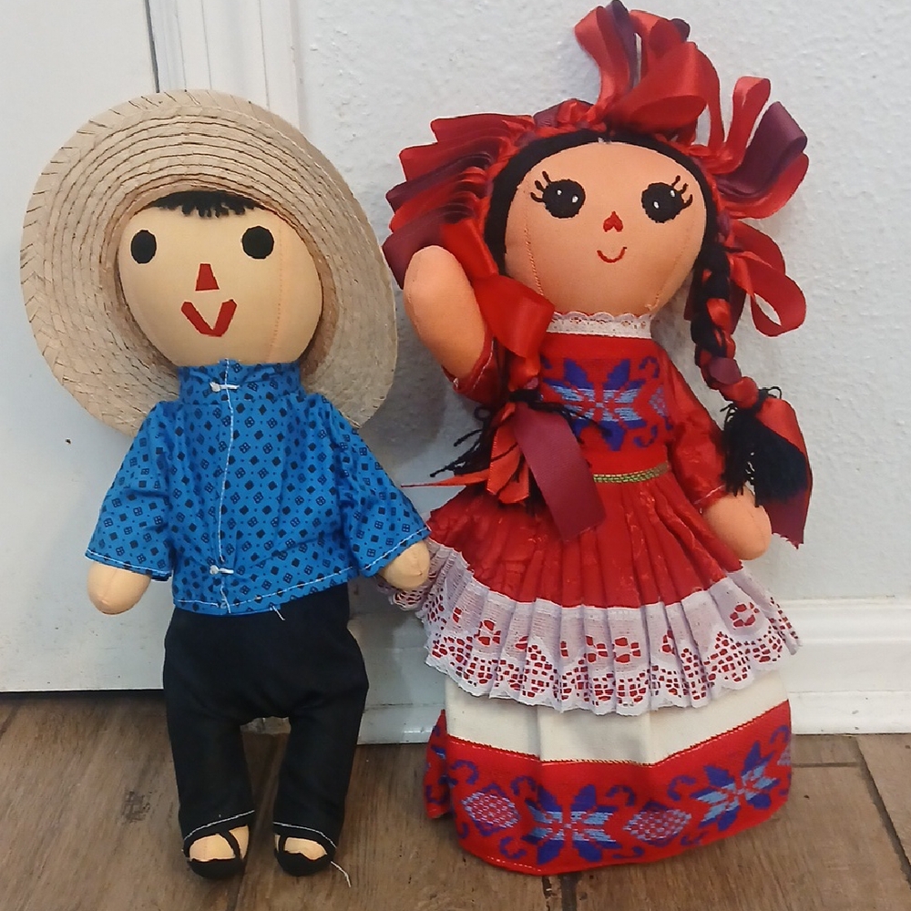 NWOT Colorful Mexican Traditional Dolls With Movable Arms & Legs